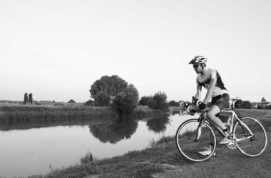 WHEN A MAN MEETS CYCLING