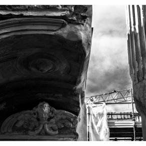 Cherubino barocco con colonna romana- Pozzuoli Cattedrale di San Procolo