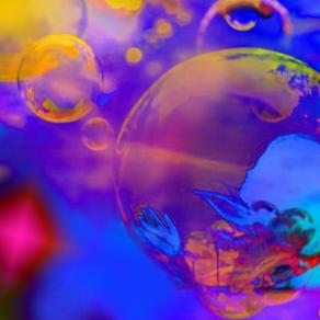 . . . Sai cos'è una bolla di sapone ??? . . .