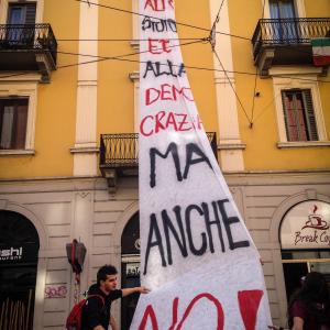 Manifestazione studentesca e universitaria contro la riforma costituzionale Manifestazione studentesca e universitaria contro la riforma costituzionale