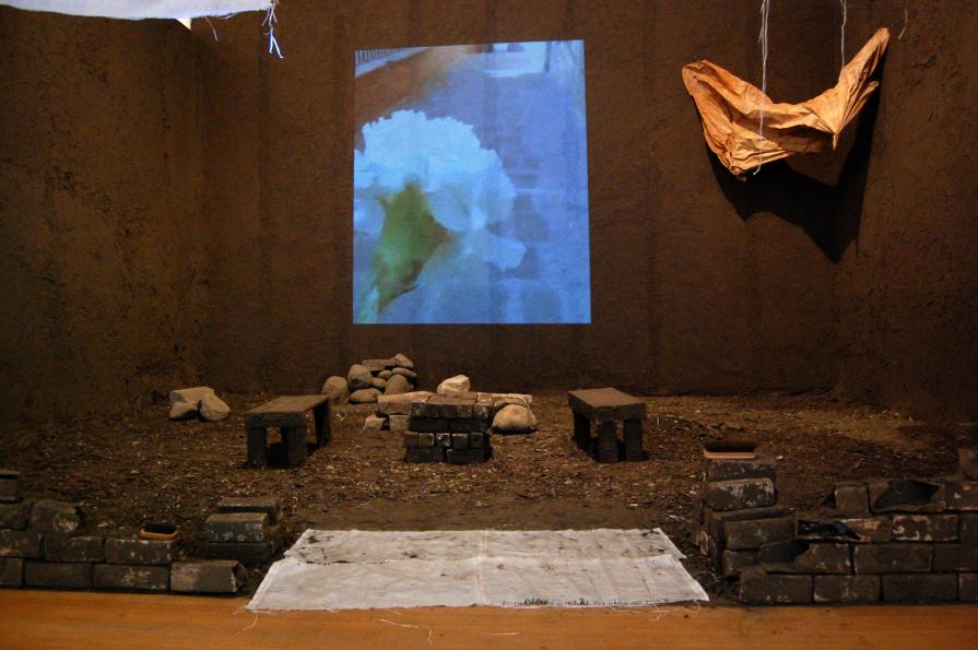 PON LOS PIES SOBRE LA TIERRA/ PUT YOUR FEET ON THE GROUND PON LOS PIES SOBRE LA TIERRA/ PUT YOUR FEET ON THE GROUND