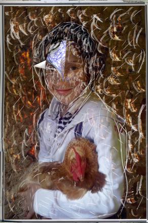 ritratto di angiolina e gallina in tre livelli.