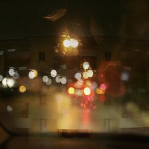 oltre il cruscotto.......vedo lei..