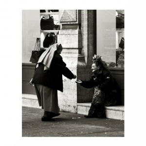 AVERE O ESSERE? AVERE O ESSERE?