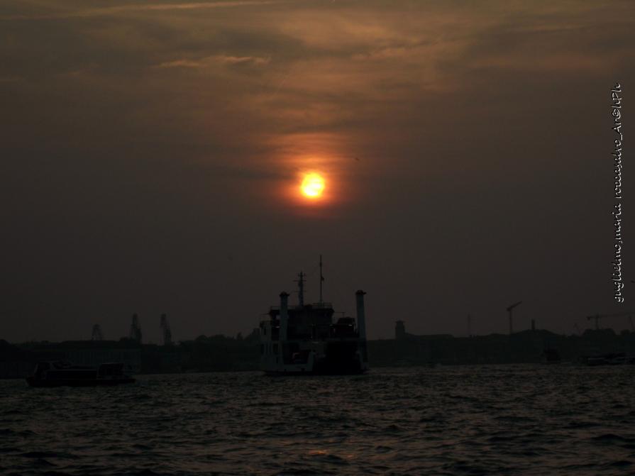 il sole che saluta la sera 