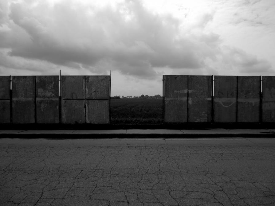 I want to look over what I see / voglio guardare oltre quello che vedo