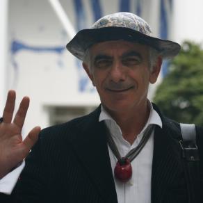 Arte indossabile in movimento