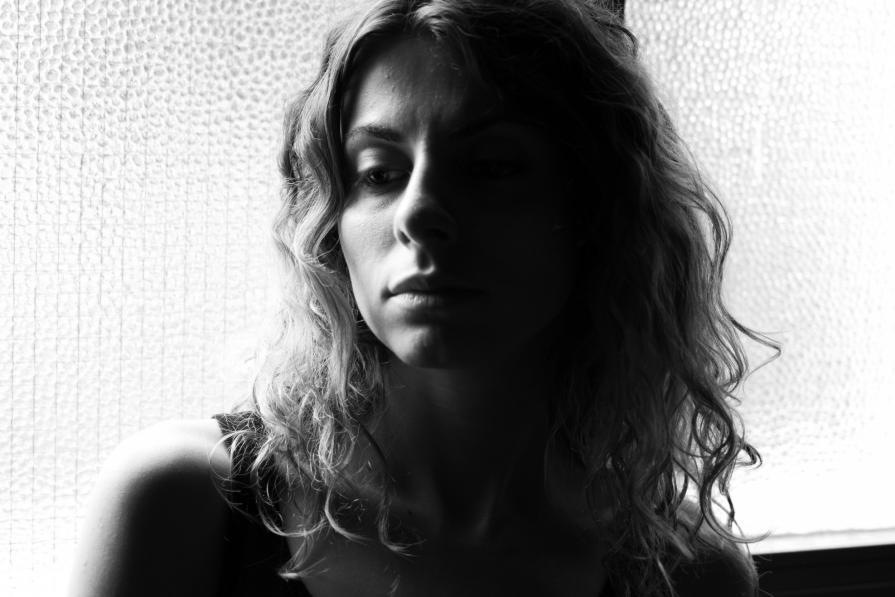 Foto  per  il  video  " Studio  di  sequenza  alla  finestra "