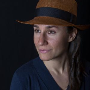 Spiegando le ali verso la finalizzazione - Personale di Debbie LOGIDOU Spiegando le ali verso la finalizzazione - Personale di Debbie LOGIDOU