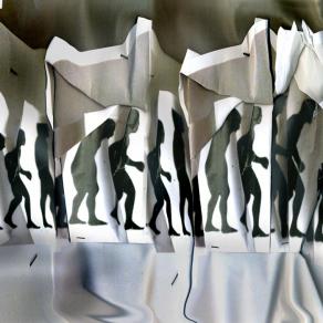 ci siamo staccati da terra  evoluti per ritornarvi accasciati, evoluzione o involuzione.