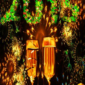 QUESTO AUGURIO E' UNA SCATOLA PIENA ZEPPA DI AMORE AVVOLTA CON GIOIA SIGILLATA CON UN SORRISO E SPEDITA CON UN BACIO BUON ANNO AMICI CELESTINI...!!!