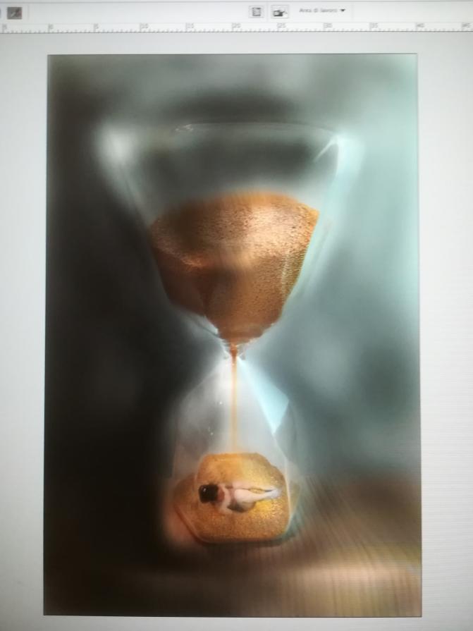 Il tempo sempre in movimento scandisce la vita. 