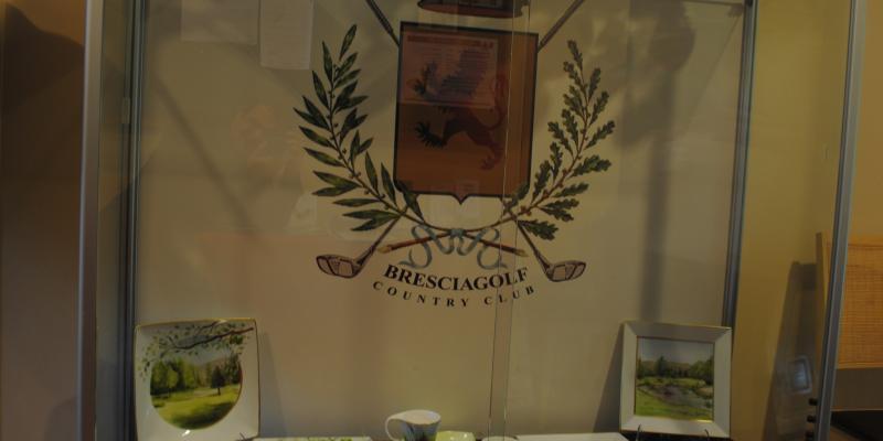 gara di golf con mostra