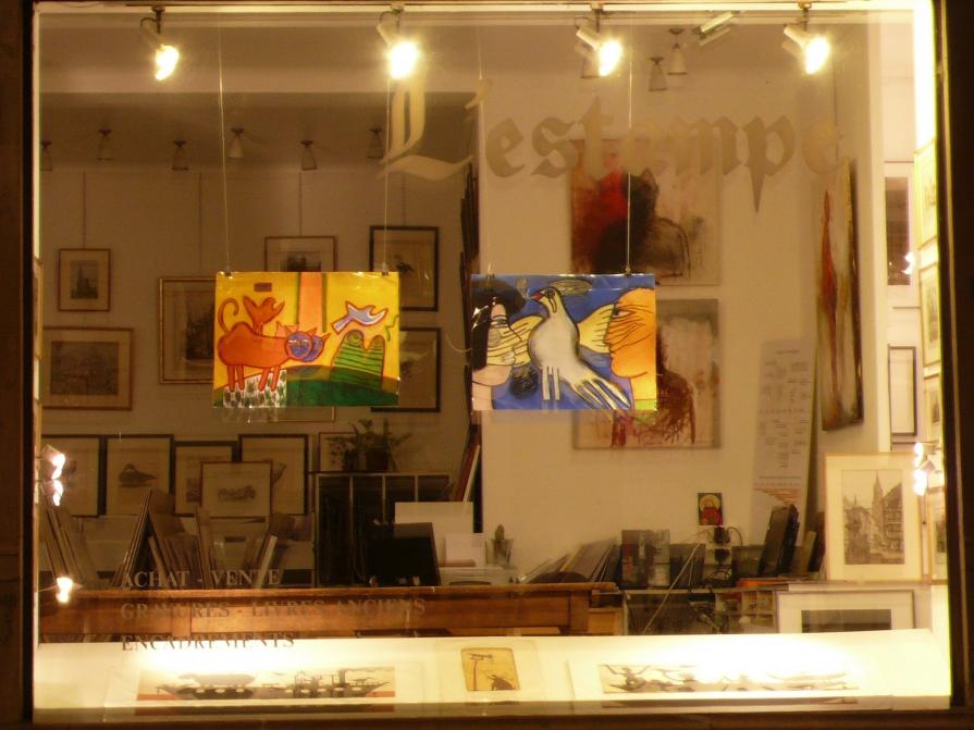 Une vitrine la nuit...