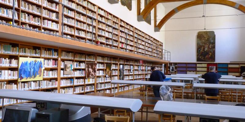 TRa segno e forma: la rappresentazione del potere TRa segno e forma: la rappresentazione del potere