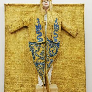 "Patriarchal family in the limelight" "Patriarchal family in the limelight"