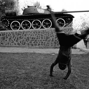 AVERE O ESSERE? AVERE O ESSERE?