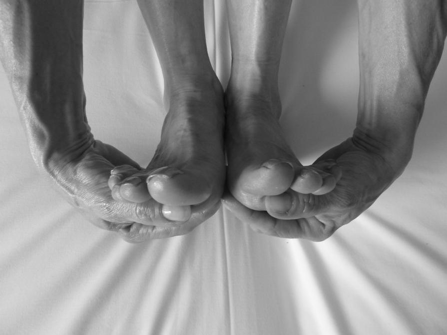 HANDS AND FEET n.3 (Room n.502, 13-05-2013)